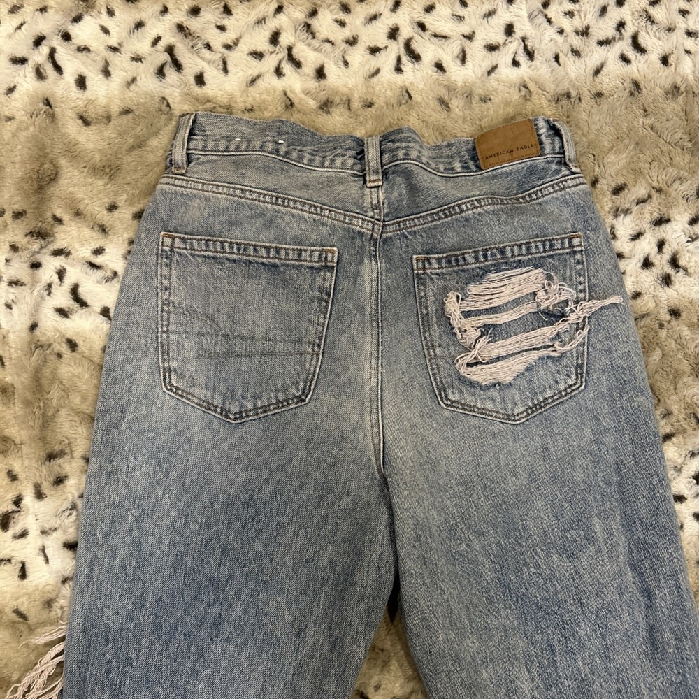 American Eagle blue distressed mom jeans Size 6 Grunge Retro Y2K - Picture 9 of 9
